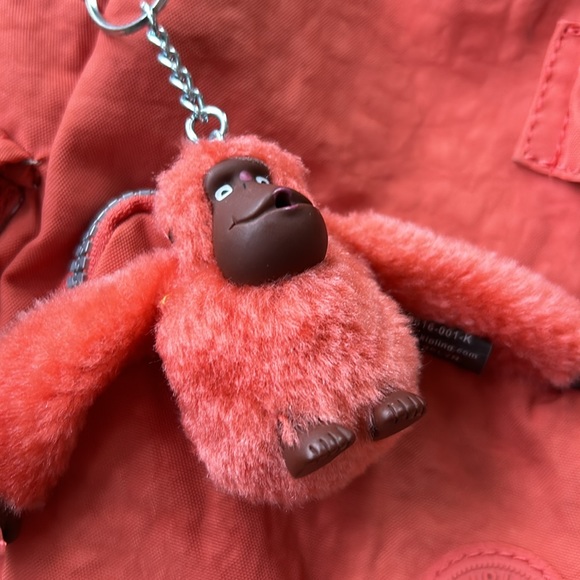 Kipling Ravier Backpack great gift idea - furry monkey keychain - Picture 3 of 7
